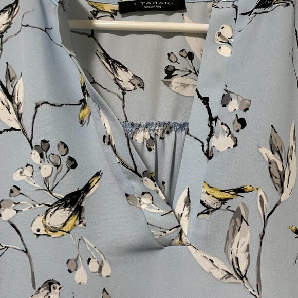 T Tahari woman, 3/4 length sleeves, light blue, high/low blouse, size 1X - Picture 4 of 13